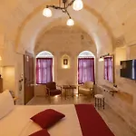 Peruna Cave גורמה