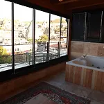 Peruna Cave גורמה