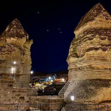 Peruna Cave מלון