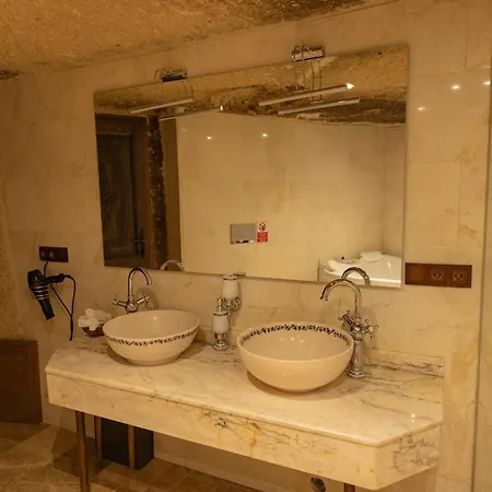 Peruna Cave * Göreme