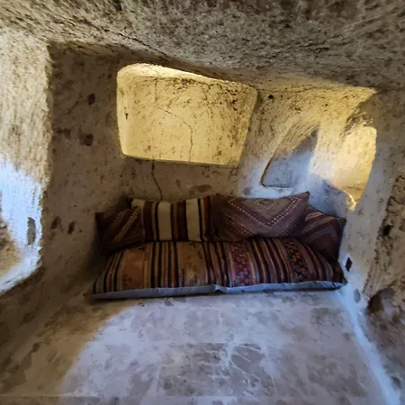Отель Peruna Cave *